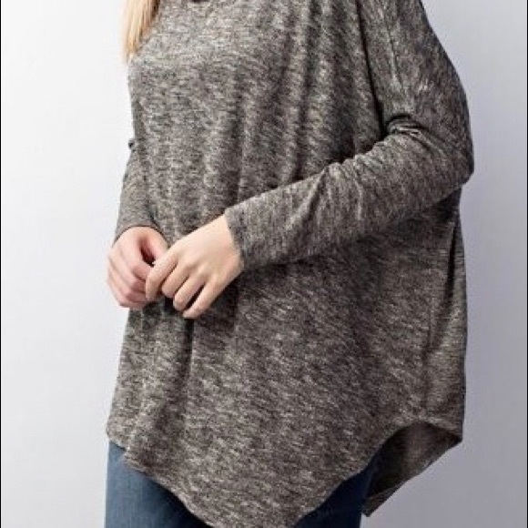 BATWING WITH AN ASYMMETRICAL BOTTOM - Picture 8 of 8